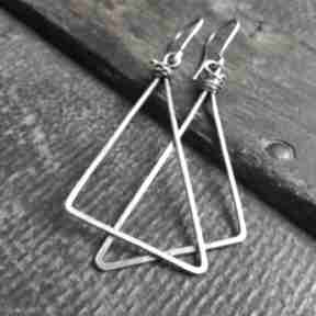 Kolczyki ze srebra - trójkąty treendy, wiszące, na prezent metaloplastyka