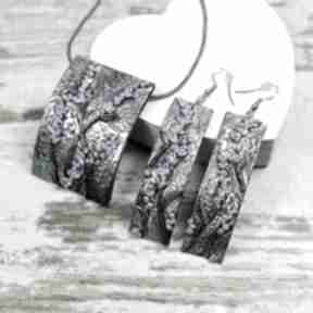 Lawenda -komplet biżuterii: długie kolczyki i zawieszka kameleon - lawendowa