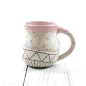 Kubek sgraffito beż ceramika mula herbata, do kawy, pracy - ceramiczny