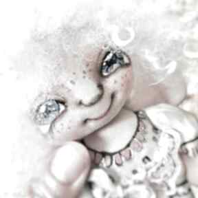 Aniołek wróbelek - zawieszka figurka tekstylna ręcznie szyta i malowana dekoracje e piet lalka