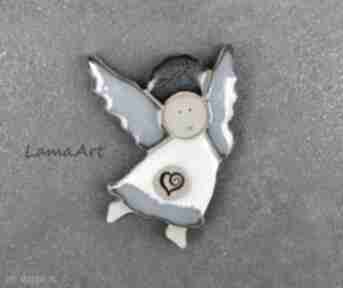 Ceramiczny magnes aniołek z serduszkiem magnesy lama art