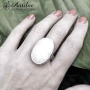 Masywny pierścionek z kamieniem księżycowym r 22 antilae kamień księżycowy, srebro