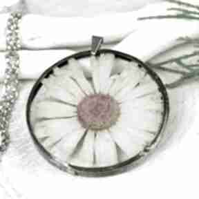 Naszyjnik z kwiatów w cynowej ramce z419 naszyjniki herbarium