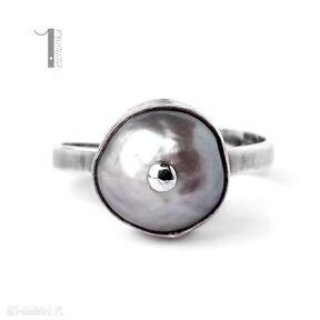 Pearl - srebrny pierścionek z perłą słodkowodną miechunka, regulowany, srebro, metaloplastyka