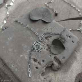 Biżuteria na prezent - długi naszyjnik pod choinkę, na wisiorek z-kamieniem