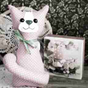 Kotek torebkowy - kinia 25 cm maskotki mały koziołek, dziewczynka, przytulanka, roczek