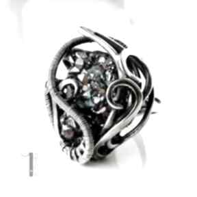 Osobliwość aurora - srebrny pierścień z kwarcem tytanowym miechunka kwarc, tytan, wirewrapping