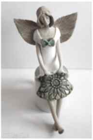 siedzący z koronką ceramika wylęgarnia pomysłów anioł, aniołek