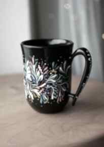 ceramiczny - czarny kolorowy: ręcznie malowany dla niej, kubek handmade kubki