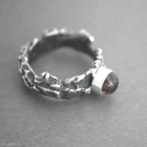 kora drzewa srebrny z anna kaminska pierścionek, z bursztynem, dla niej na prezent, oryginalny