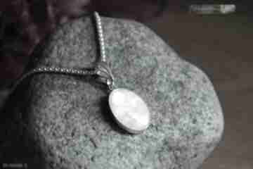 Kamień księżycowy kolekcja baśniowa medalion wisiorki jolanta krawiec