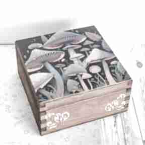 Pudełko drewniane - grzybki pudełka mały koziołek, grzyby, tęcza, bajka