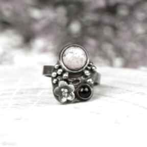 Rodonit w kwiatach pierścionek srebrny a610 artseko, romantyczny pierścio, prezent, różowym