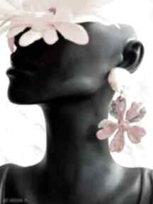 Kolorowe, mosiężne letnie kolczyki w kształcie kwiatka art soller z mosiądzu, biżuteria