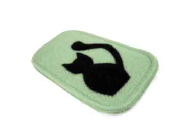Cat in green etui aneta pruchnik filc