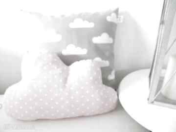 Chmurka poduszka różowa w białe kropki pokoik dziecka betulli scandi