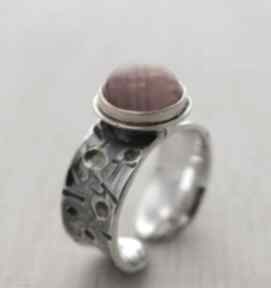 srebrny z anna kaminska pierścionek, z agatem, złocony, oksydowany, kamień półszlachetny
