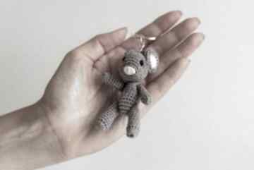 Myszka. Miniaturowa: breloczek maskotka zabawka na szydełku breloki