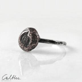 Kamyk z miedzią rozm 10 2210-03 caltha metalowy pierścień, pierścionek, miedziany srebrna