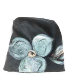Czapka granat wełniana filcowana zimowa handmade w kwiaty na podszewce - rozmiar uniwersalny