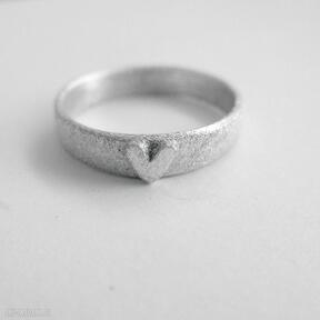 Serduszko pierścionek katarzyna kaminska srebro, zmatowione