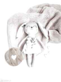Szczęśliwy pluszowy króliczek maskotki mallow królik przytulanka