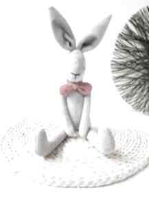 Pluszowy królik króliczek zając w stylu tilda maskotki mallow przytulanka, zajączek, styl