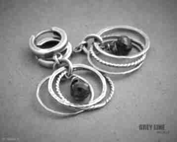 Granaty w obreczach grey line project srebro, granaty, wkrętki