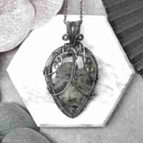 Miedziany wisiorek wire wrapping prehnitem #448 kamieniem amulet