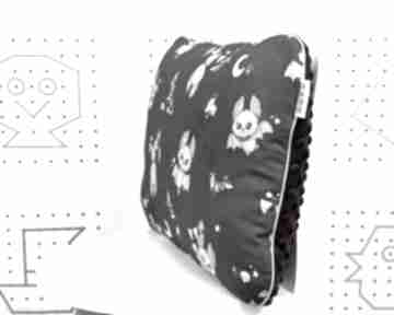 Płaska poduszka do łóżeczka nietoperze wampirki ciemne 30x45 cm pokoik