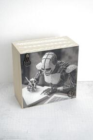 Pudełko drewniane - patrz w przyszłość pudełka mały koziołek, informatyk, robot, koziołkowe
