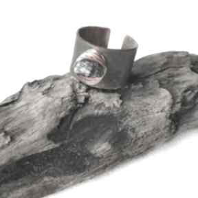 Pierścionek z kutej, oksydowanej miedzi i naturalnego kamienia 2 aleksandrab, kuta, oksydowana