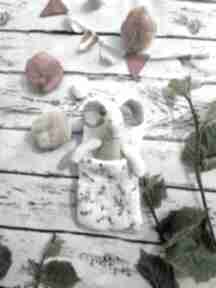 Mała przytulanka w śpiworku maskotki peppo factory pamiątka, chrzciny, narodziny, urodziny