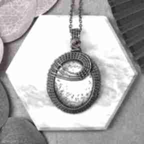 Miedziany wisiorek wire wrapping z opalem dendrytowym #417 metal earth, amulet wiedźmy, wisior