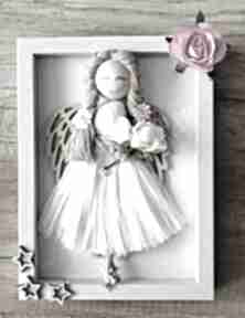 Aniołek w ramce dekoracje mon arti makrama, warkoczyki, prezent, białe róże, pokój dziecka