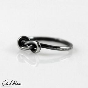 Zaplątany - srebrny pierścionek rozm 13 2112-02 caltha, obrączka, minimalistyczna biżuteria