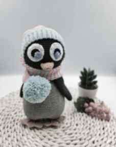 Szydełkowy pingwin iwo maskotki minimis szydełko, włóczka - prezent