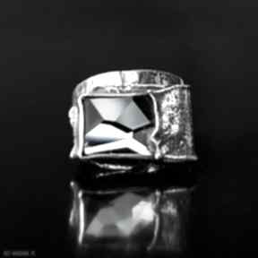 Cubic z kryształem miechunka srebrny, metaloplastyka srebro, kryształ, pierscionek swarovski
