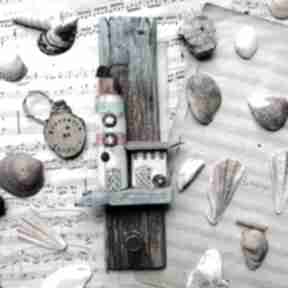 Rustykalny z wieszaki pracownia na deskach klucze, styl prezent, latarnia morska, ozdoba