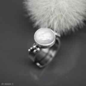Kamień księżycowy - pierścionek "amiga" branicka art, srebrny, regulowany, mały