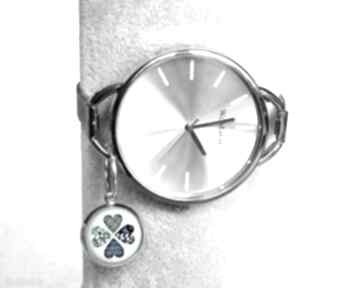 Modny elegancki srebrny zegarek zegarki gala vena duży, koniczynka, zawieszkami