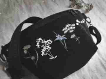 Nerka mini kwiatuszki zapętlona nitka torebka haftem kwiaty