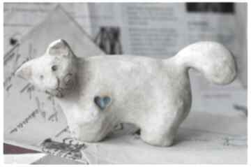 lepiuch z turkusowym serduszkiem ceramika wylęgarnia pomysłów kot