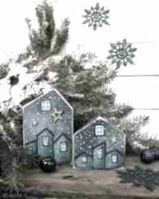 2 drewniane domki, niebiesko turkusowe dekoracje świąteczne galeria fajny domek z drewna