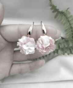 Małe różowe, kolczyki, pudrowe pastelowe, krótkie soutacheria prezent dla mamy, kwiatowe