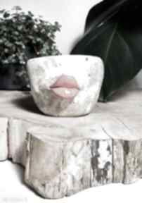 Kubek z buziaczkiem kubki palcik z ustami, rzeźba użytkowa, ceramiczny, ceramika artystyczna