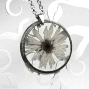 Z1081 naszyjnik z suszonymi kwiatami, herbarium jewelry, kwiaty w żywicy z kwiatów, boho