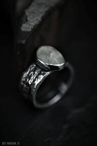 Srebrny pierścień z prehnitem dziki królik z minerałem, srebro, oksydowane, prehnit