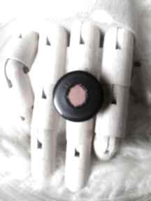 Ceramiczny pierścionek czerwono czarny regulowana obrączka ze stali chirurgicznej hand made