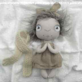 Aniołek lalka - dekoracja tekstylna, ooak szarotka, szmacianka, kolekcjonerska, ręcznie szyta